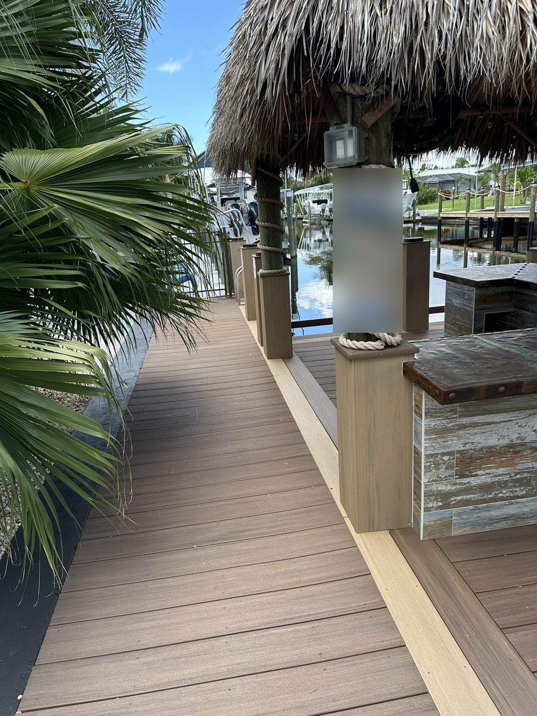 Tiki bar with rope-wrapped posts